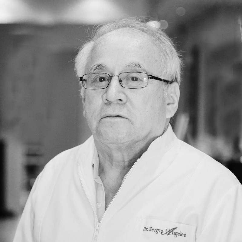 Dr. Sergio Ángeles MontañezOtorrino, especialista en RinoplastiaOtorrino con sólida trayectoria en cirugía nasal.